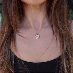 Gold Pendant R Initial Necklace